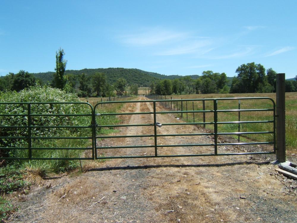 Land for Sale in Eagle Point, Oregon — 160.00          AC — $595,000.00