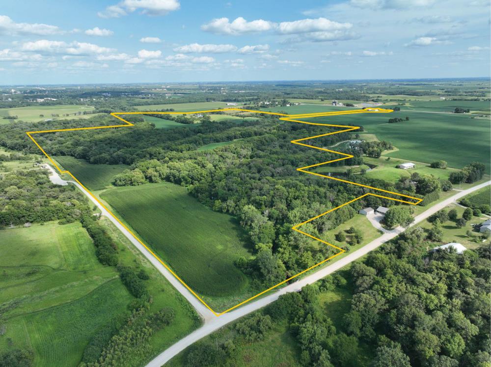 Land for Sale in Washington, Iowa — 157.69          AC — $1,403,441.00