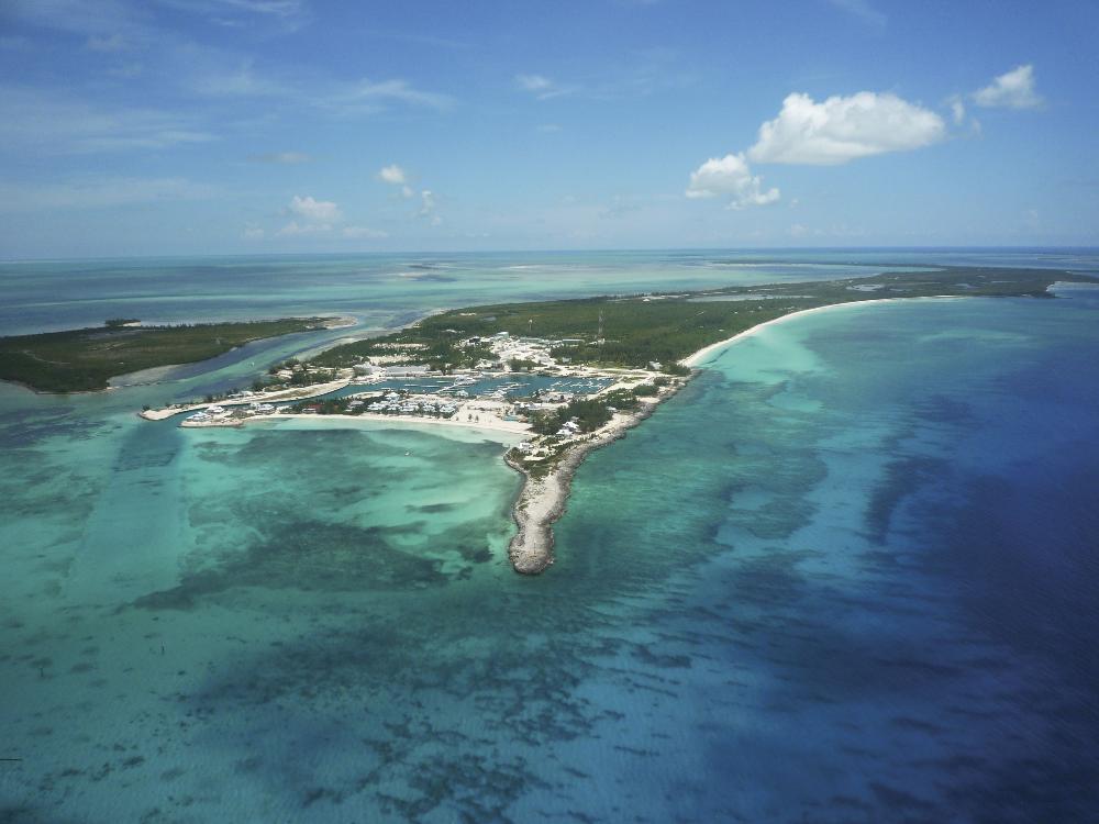 Land in Chub Cay
