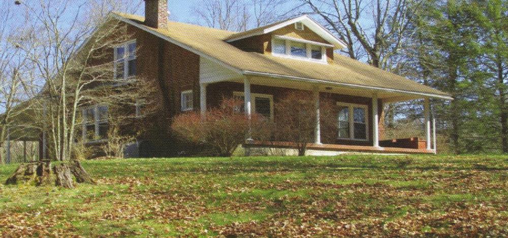 Single Family Home in CLINTWOOD