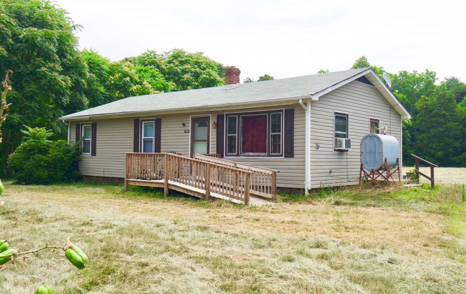 Single Family Home in Rhoadesville
