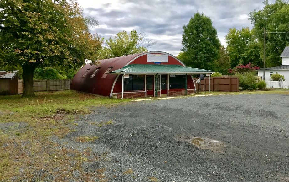 Commercial Building in Lovettsville